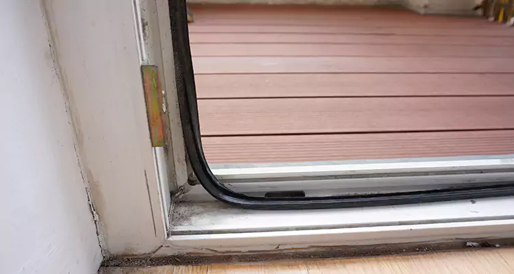 Why Choose Us for Leaking Sliding Glass Door Repair in Winter Haven, FL?