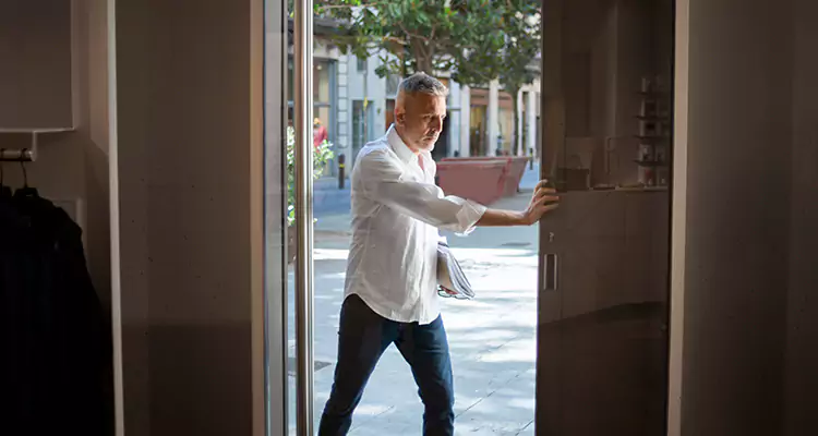 Track Cleaning and Repair for Stuck Doors in Winter Haven, FL